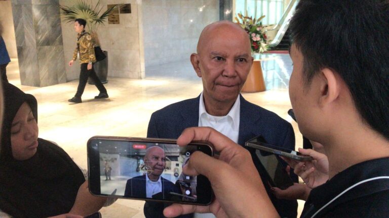 PDI-P Minta Maaf: Pelajaran dari Viralnya Deddy Sitorus & Sadarestuwati